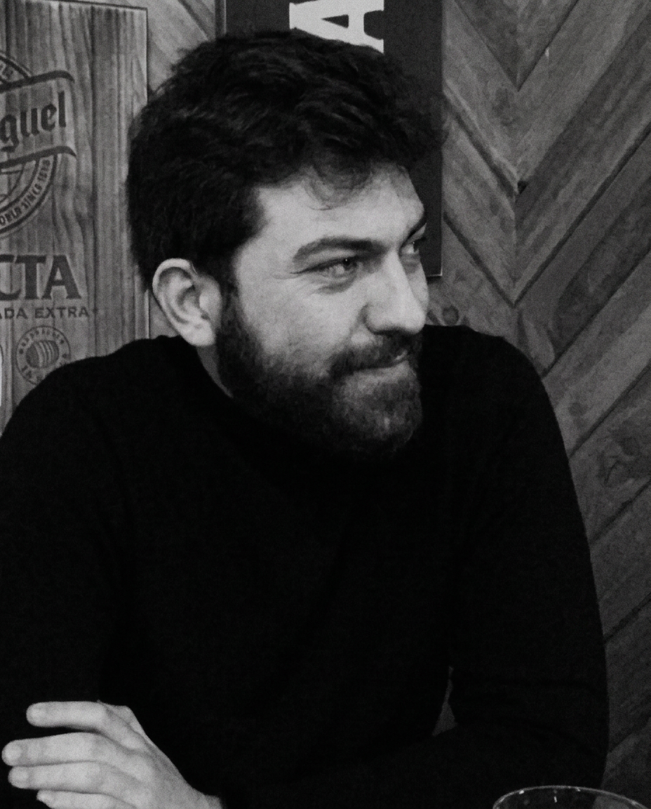 Diego, fundador de Morais — diseñador web y especialista en marketing digital